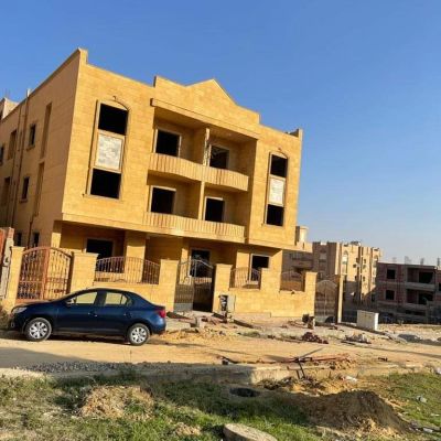 دوبلكس 270 متر اول و ثاني نصف تشطيب للبيع في الحي الرابع مدينة العبور