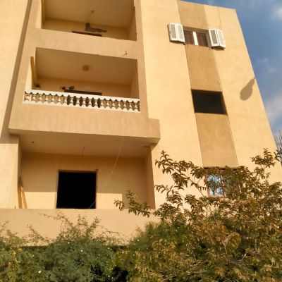 شقه 155 متر دور رابع للبيع فى الحى الثانى العائلى
