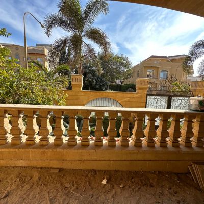 دوبلكس 450 متر ارضي و اول طوب احمر للبيع في الحي السادس مدينة العبور