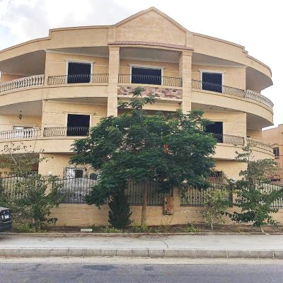 450m villa, super deluxe finishing, Obour City, on Line 10, ground floor, first floor, private entrance.