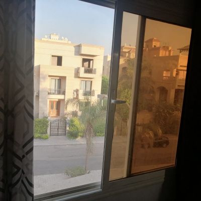 شقه 175 متر متشطبه في الحي السادس 